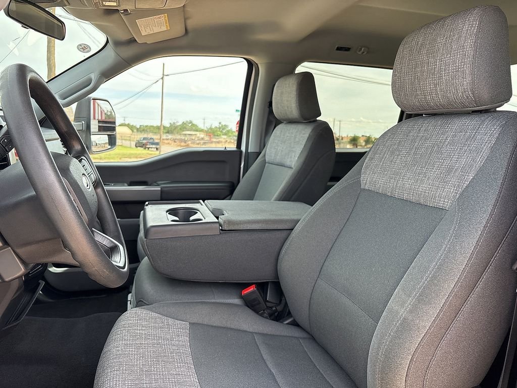 Used 2025 Oxford White Ford XLT image 19