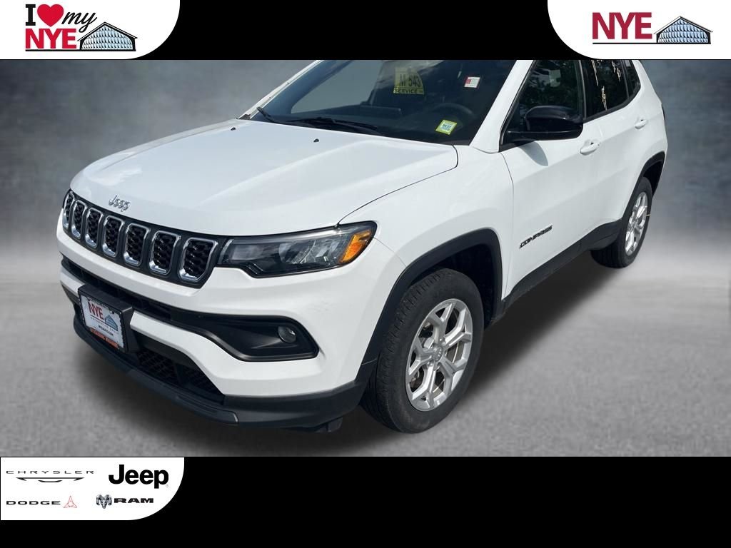 Used 2024 White Jeep Latitude image 1