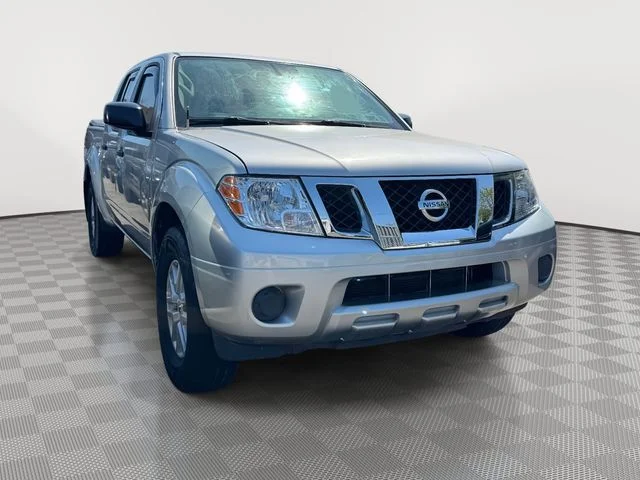 Used 2019 Silver Nissan SV image 4