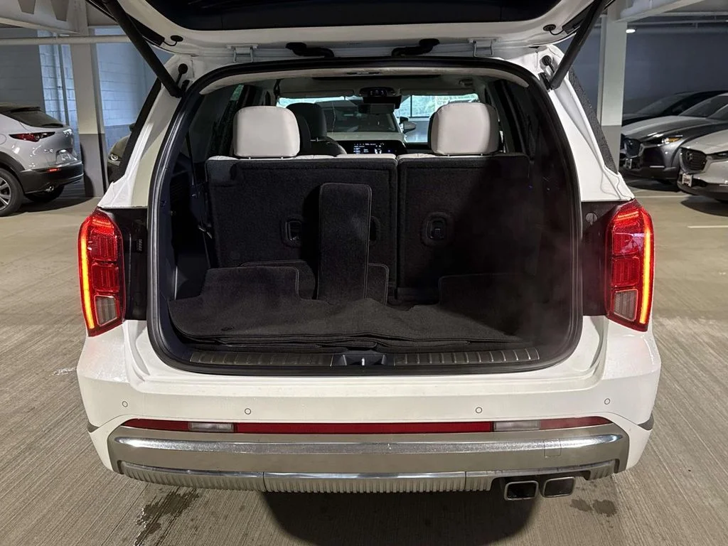 Used 2024 White Hyundai Calligraphy image 32