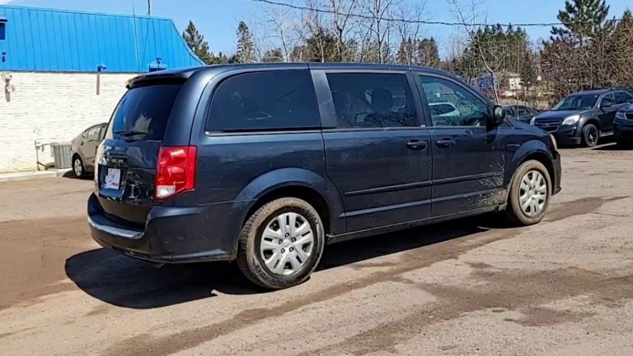 2014 Dodge Grand Caravan SE photo 2