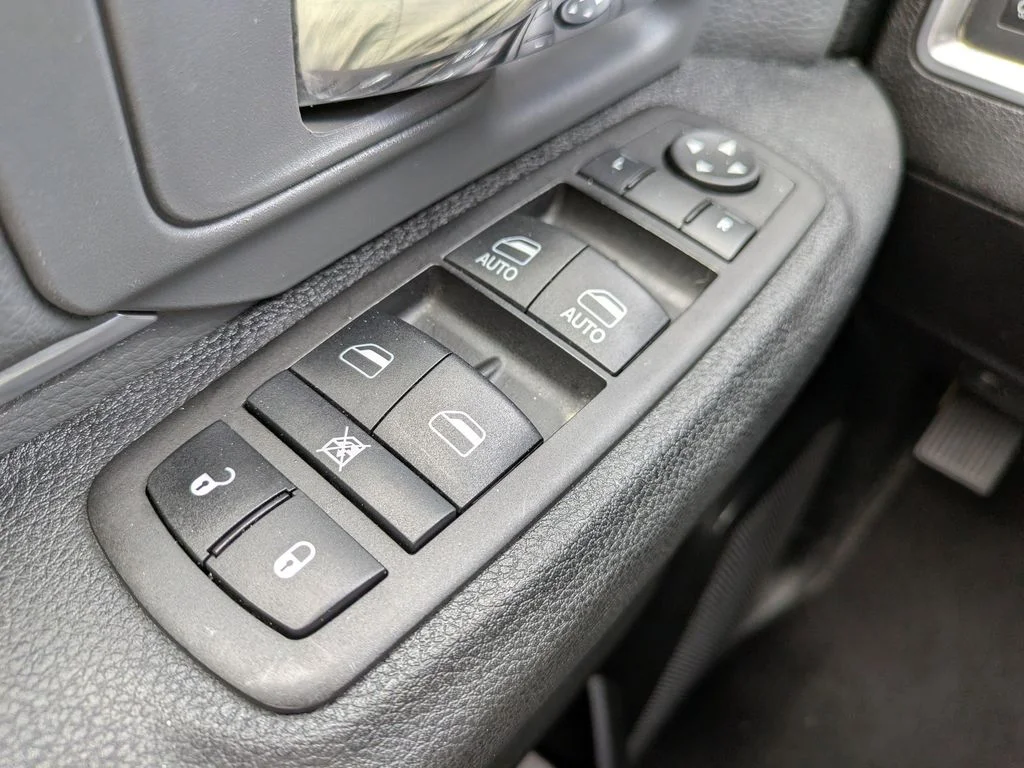 2024 RAM Ram 1500 Classic SLT - Photo 23
