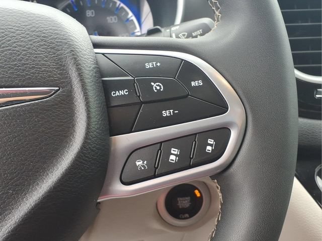 Used 2024 Black Chrysler Touring L image 14