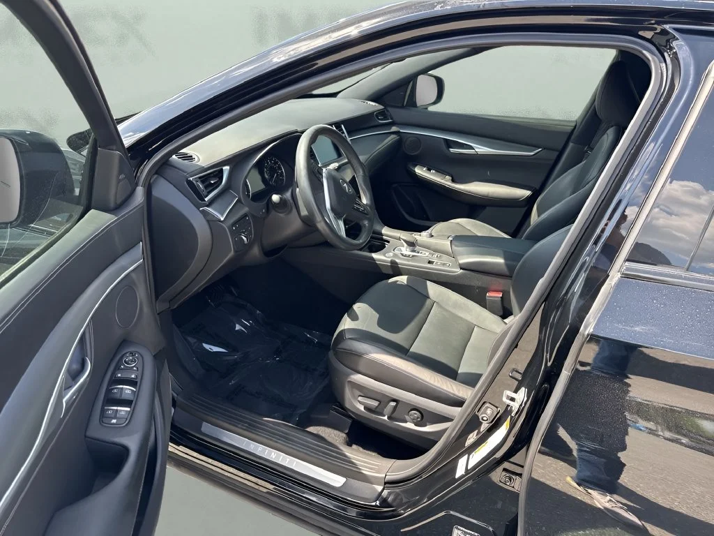 Used 2023 Black INFINITI LUXE image 9