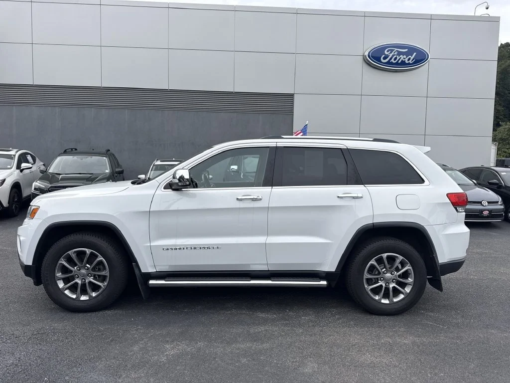 Used 2015 White Jeep Limited image 7