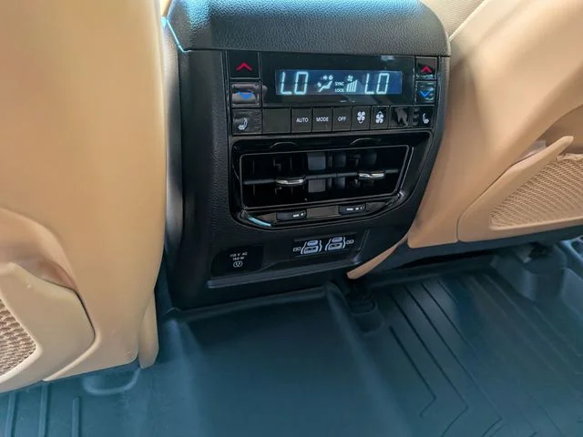 Used 2024 White Jeep Summit image 37
