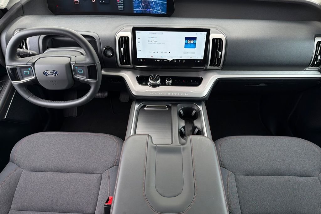 Used 2025 Oxford White Ford Active image 15