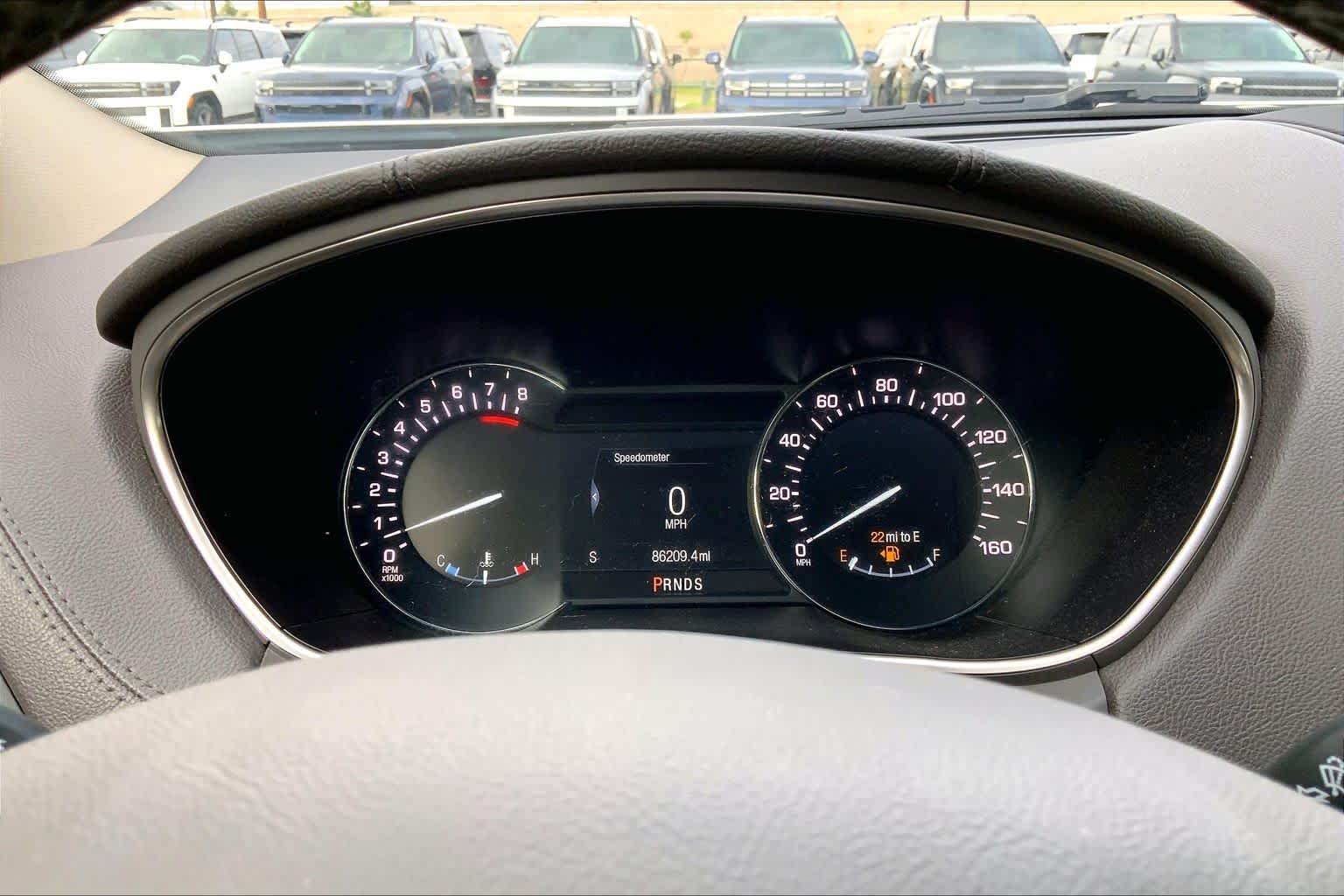 Used 2018 White Platinum Metallic Tri-Coat Lincoln Reserve image 25