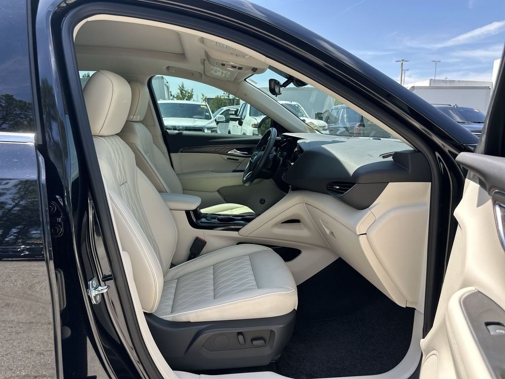 Used 2023 Ebony Twilight Metallic Buick Avenir image 28