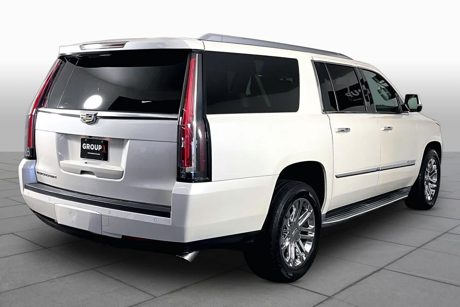 Used 2015 White Diamond Tricoat Cadillac Standard image 12