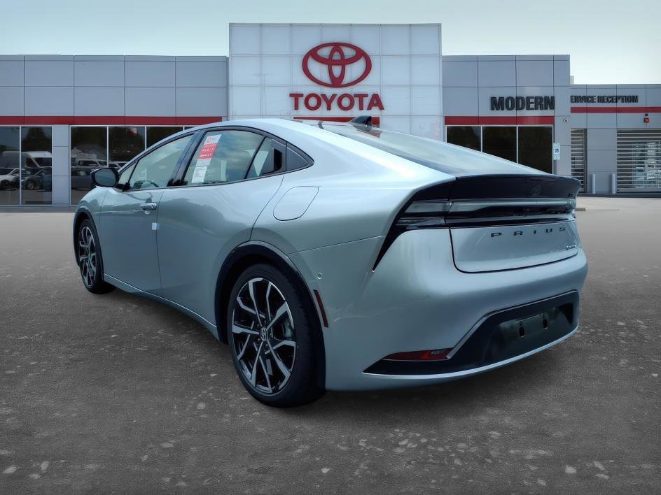 New 2026 Cutting Edge Toyota XSE Premium image 3