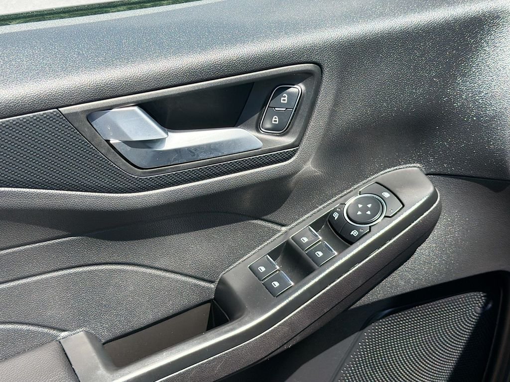 Used 2025 Agate Black Metallic Ford ST-Line image 15