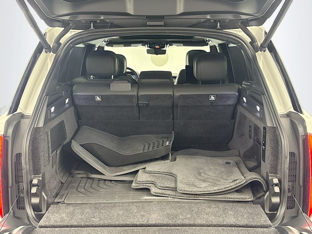 Used 2023 White Land Rover Autobiography image 28