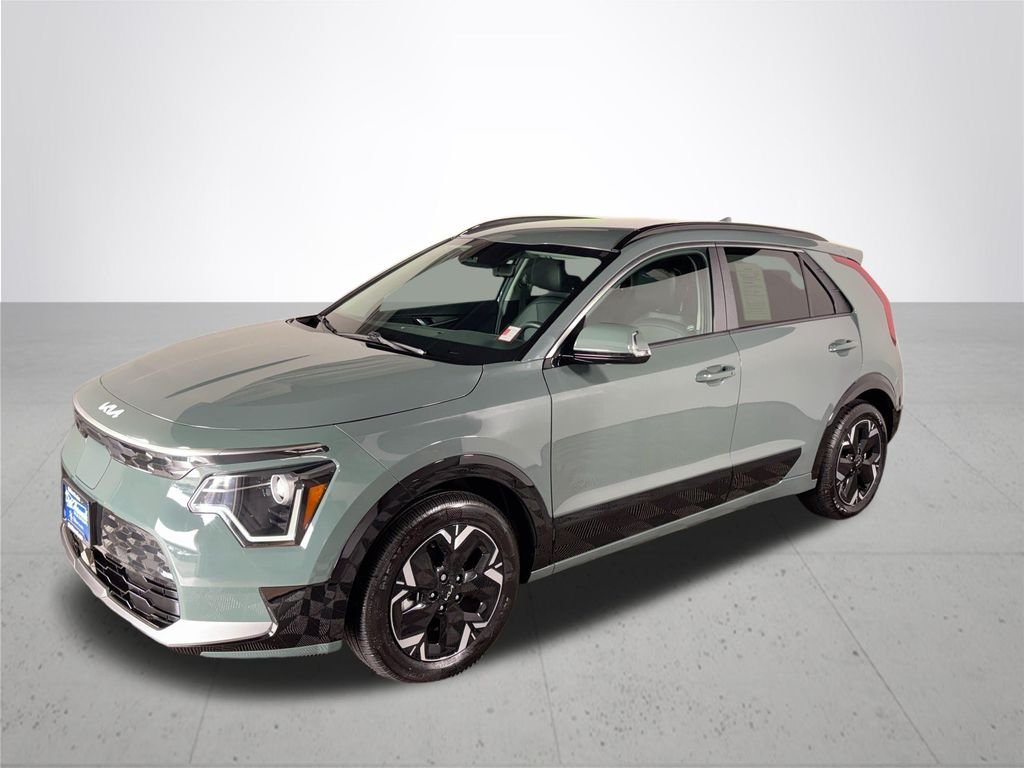 Used 2024 Green Kia Wind image 2