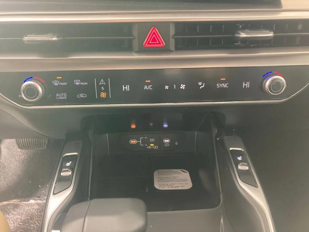 New 2026 Ebony Black Kia S image 8