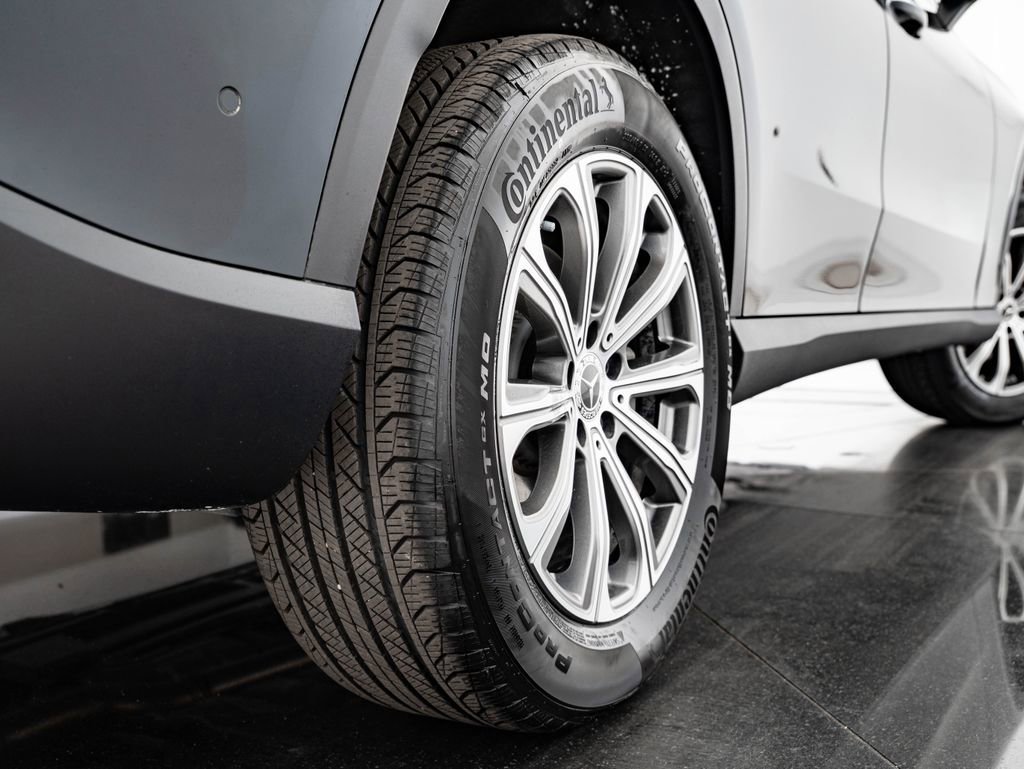 Certified Used 2025 Black Mercedes-Benz GLC 300 image 49