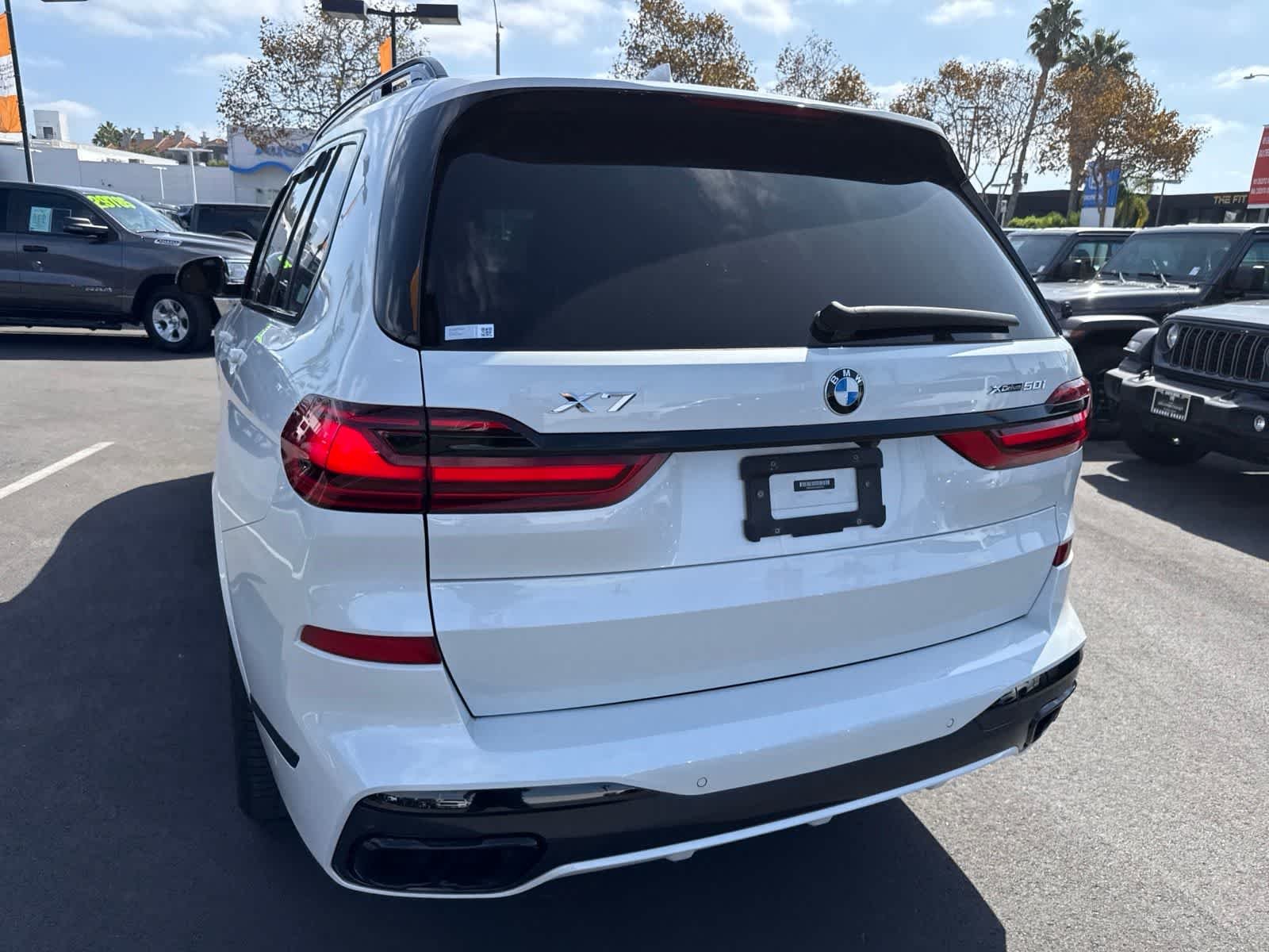 Used 2019 Mineral White Metallic BMW xDrive50i image 17