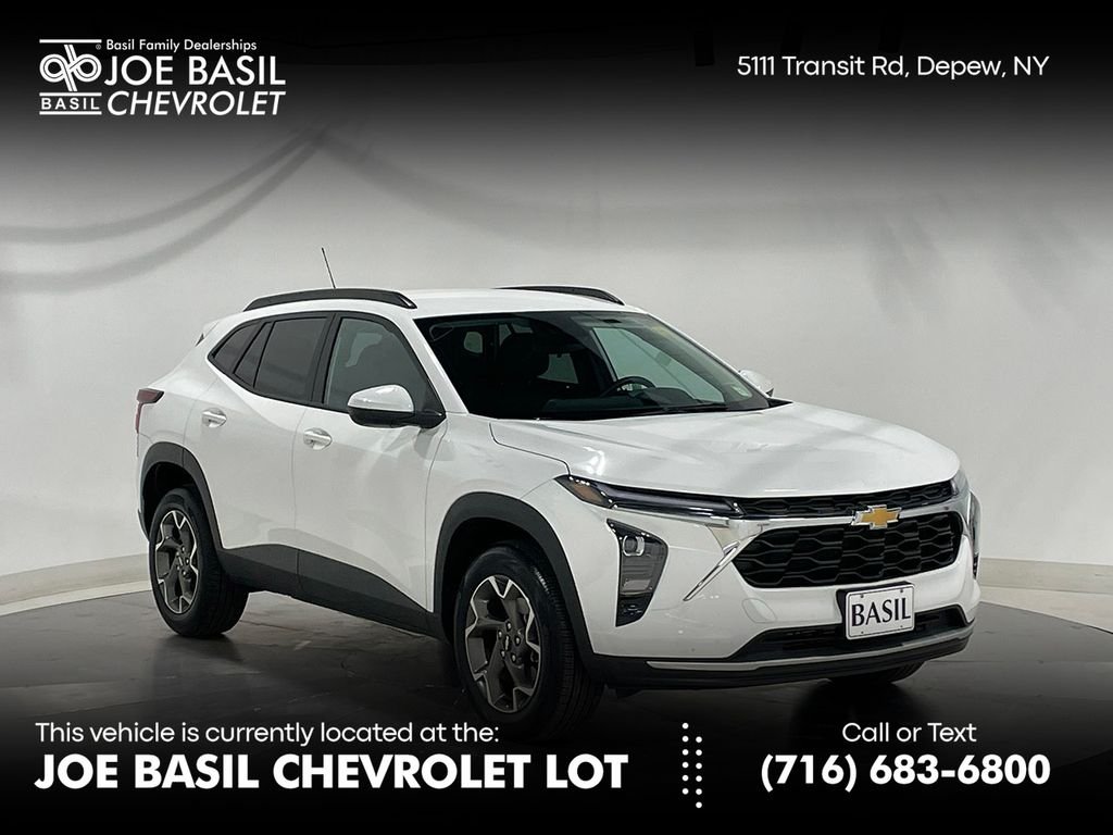 Used 2025 White Chevrolet LT image 1