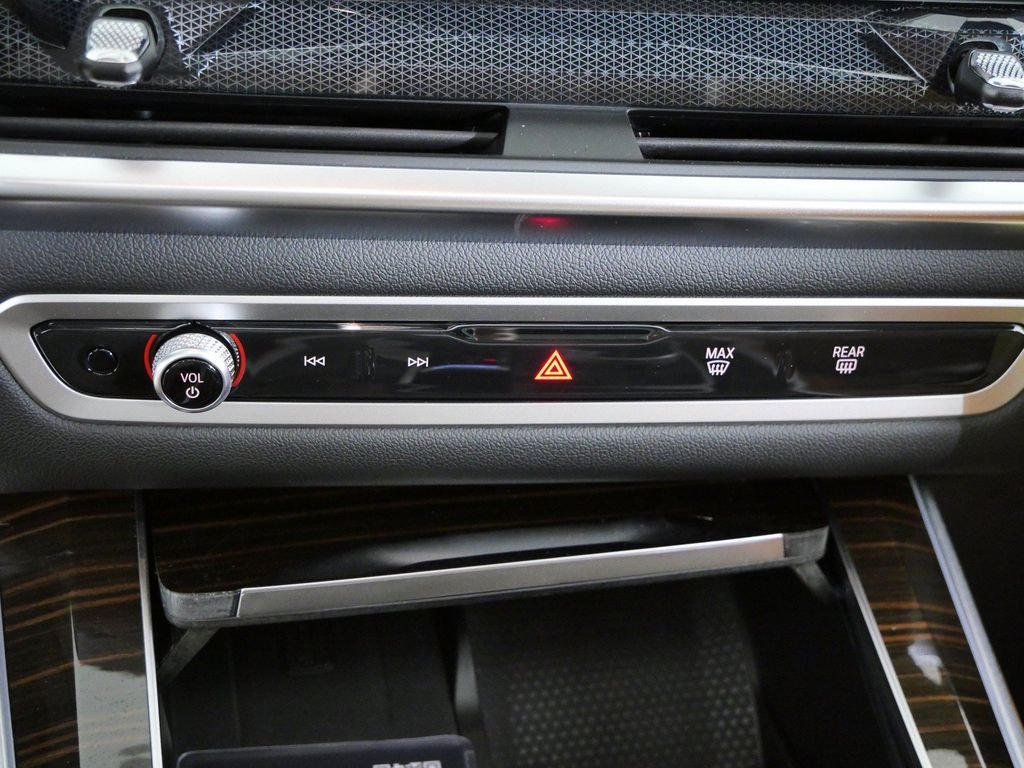 New 2026 Black Sapphire Metallic BMW xDrive40i image 47