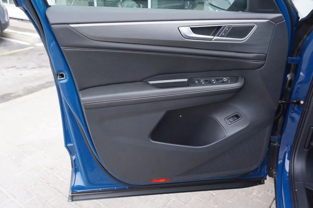 New 2026 Blue Volkswagen 2.0T SE w/Technology image 25