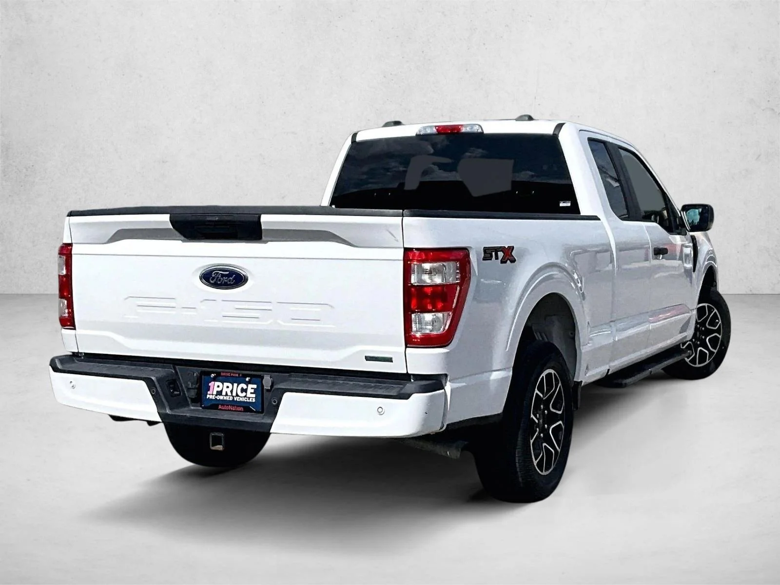 Used 2023 Oxford White Ford XL image 2
