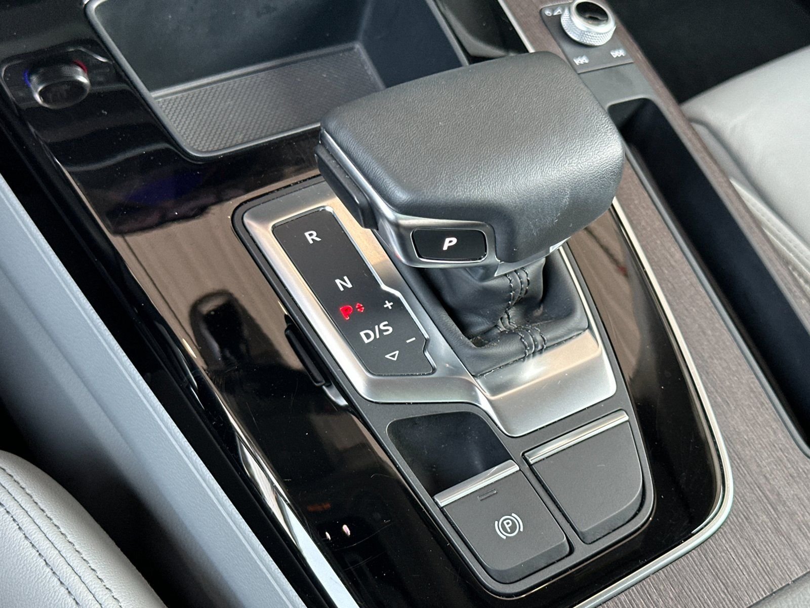 Used 2023 Silver Audi 55 Premium image 23