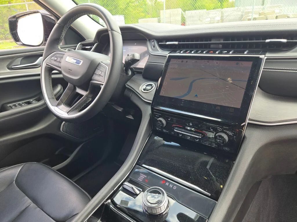 Used 2021 Silver Jeep Limited image 7