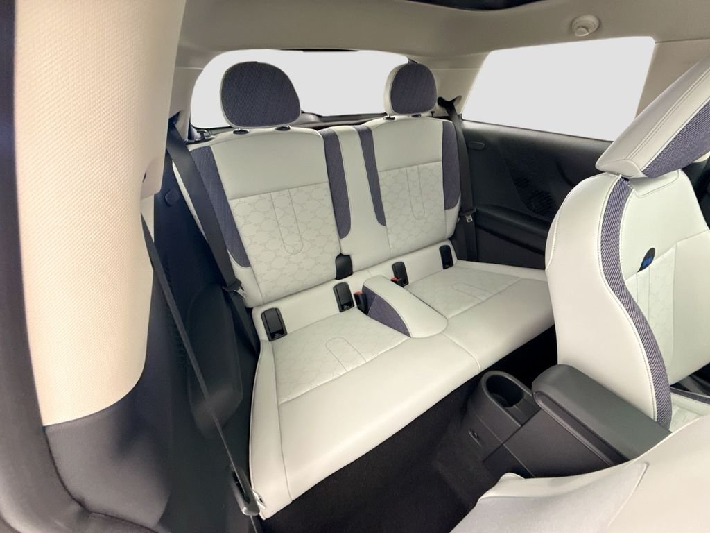 2025 MINI Hardtop 2 Door S - Photo 23