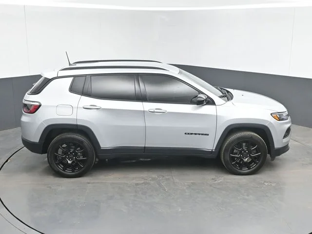 Used 2025 Silver Jeep Latitude image 36