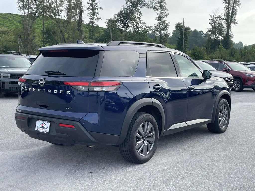 Used 2025 Deep Ocean Blue Pearl Nissan SV image 29