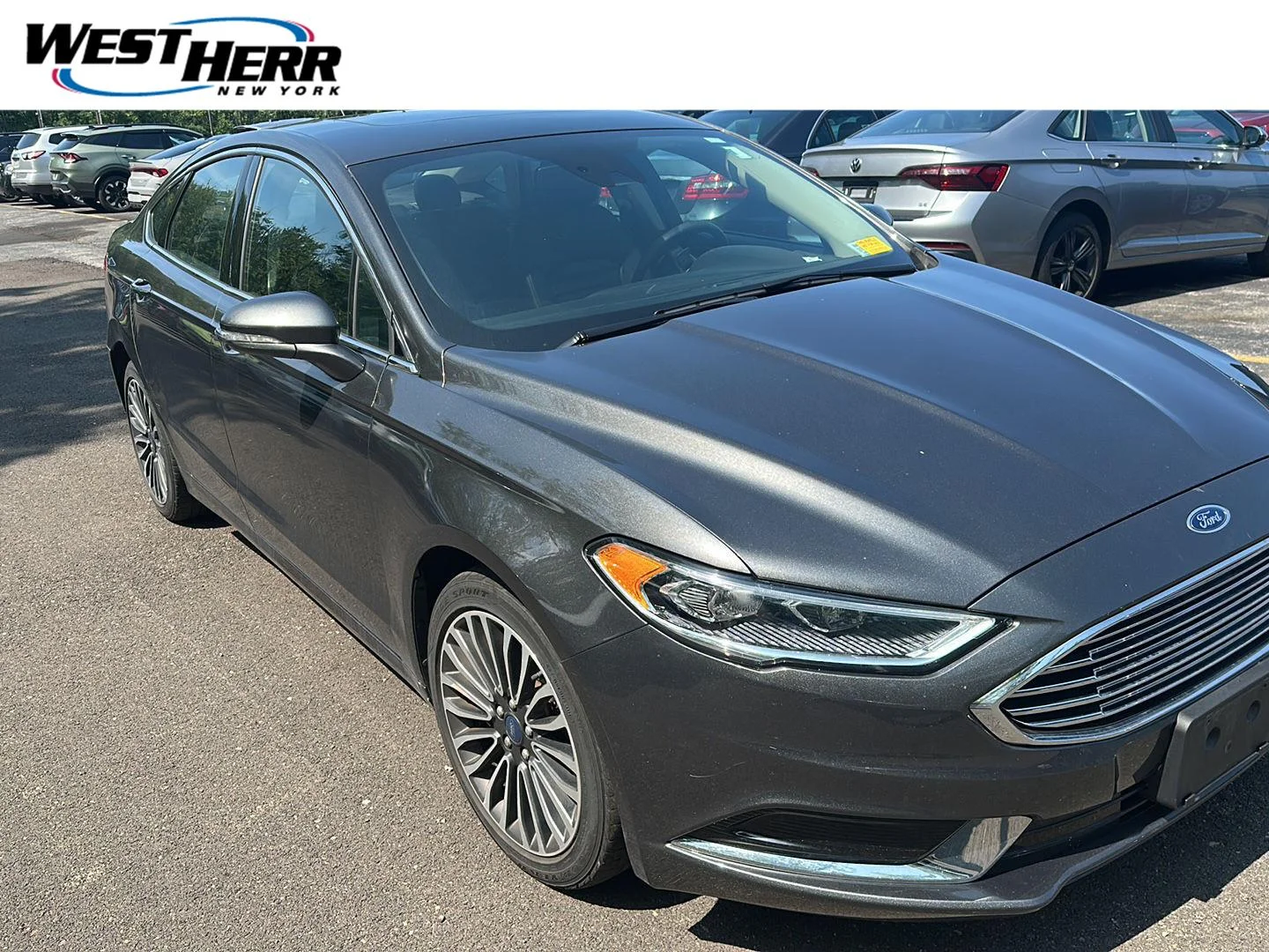 Used 2018 Magnetic Ford SE image 1