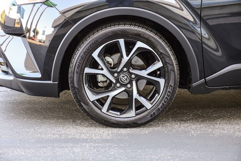 Used 2019 Black Sand Pearl Toyota XLE image 6