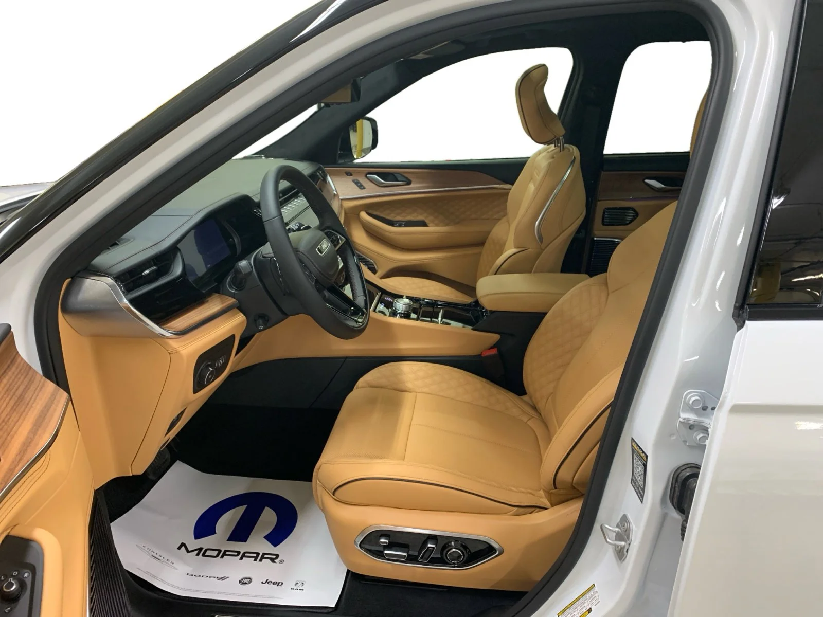 New 2026 Bright White Jeep Summit image 10