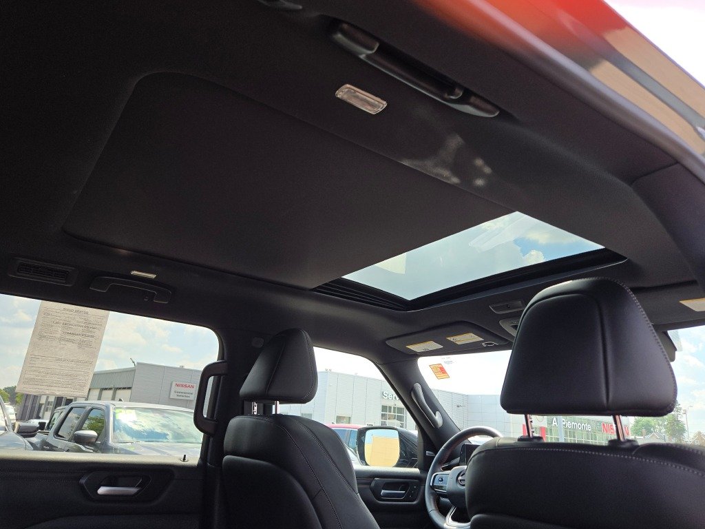 Used 2026 White Nissan PRO-4X image 9