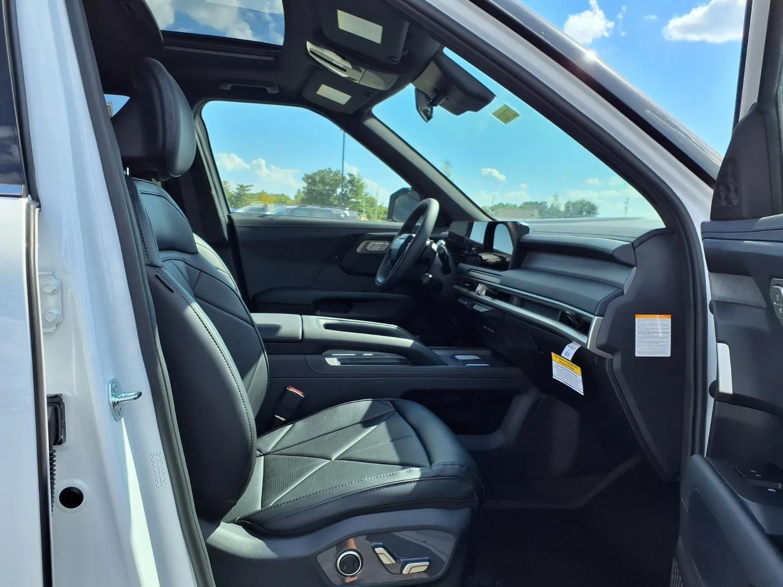 New 2027 Glacial White Pearl KIA EX AWD image 15