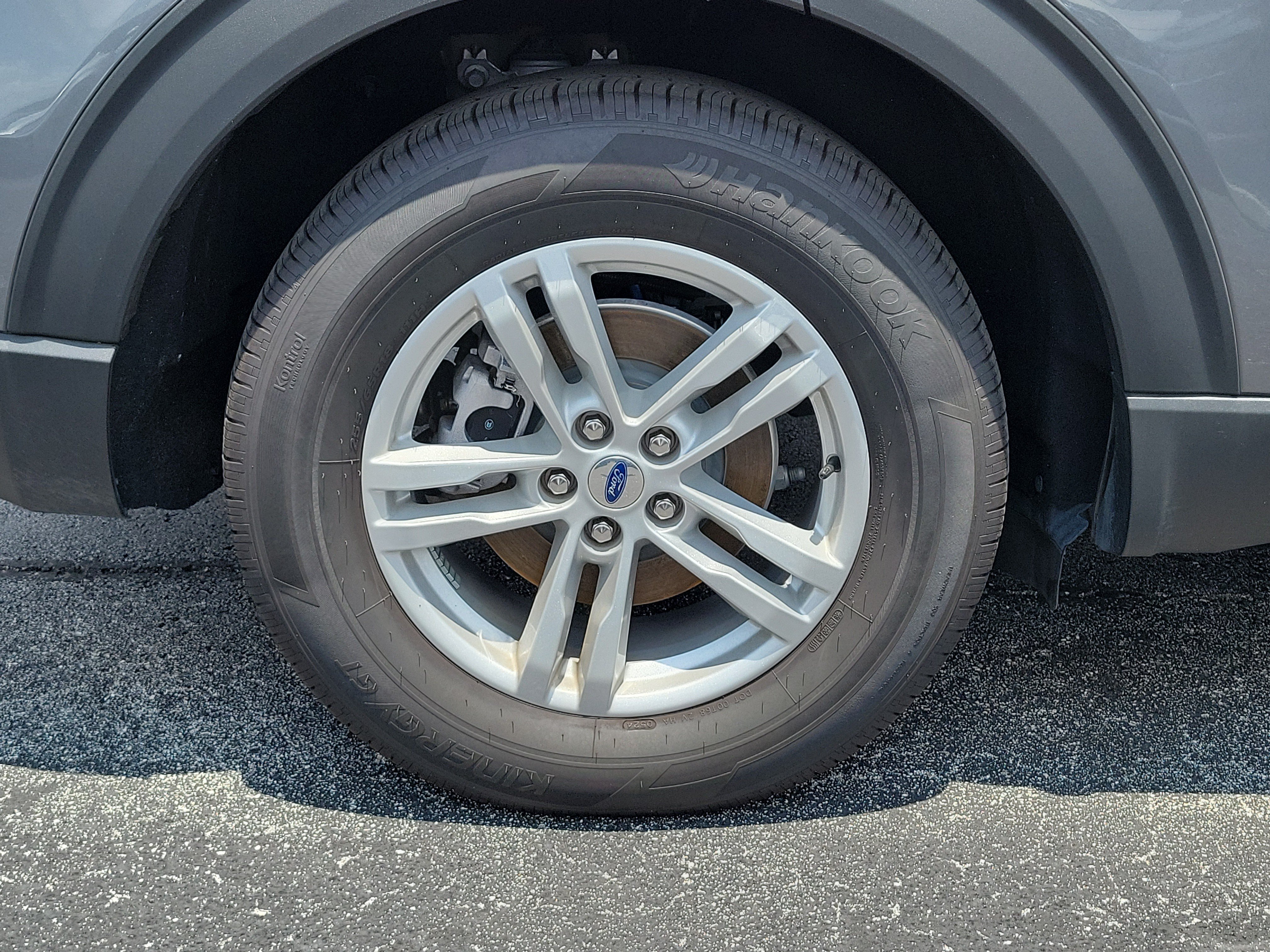 Used 2024 Gray Metallic Ford XLT image 9