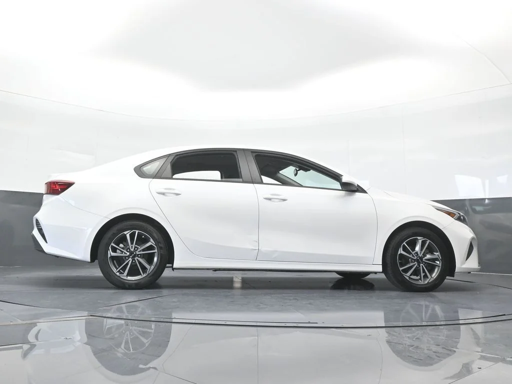 Used 2023 Snow White Pearl Kia LXS image 54