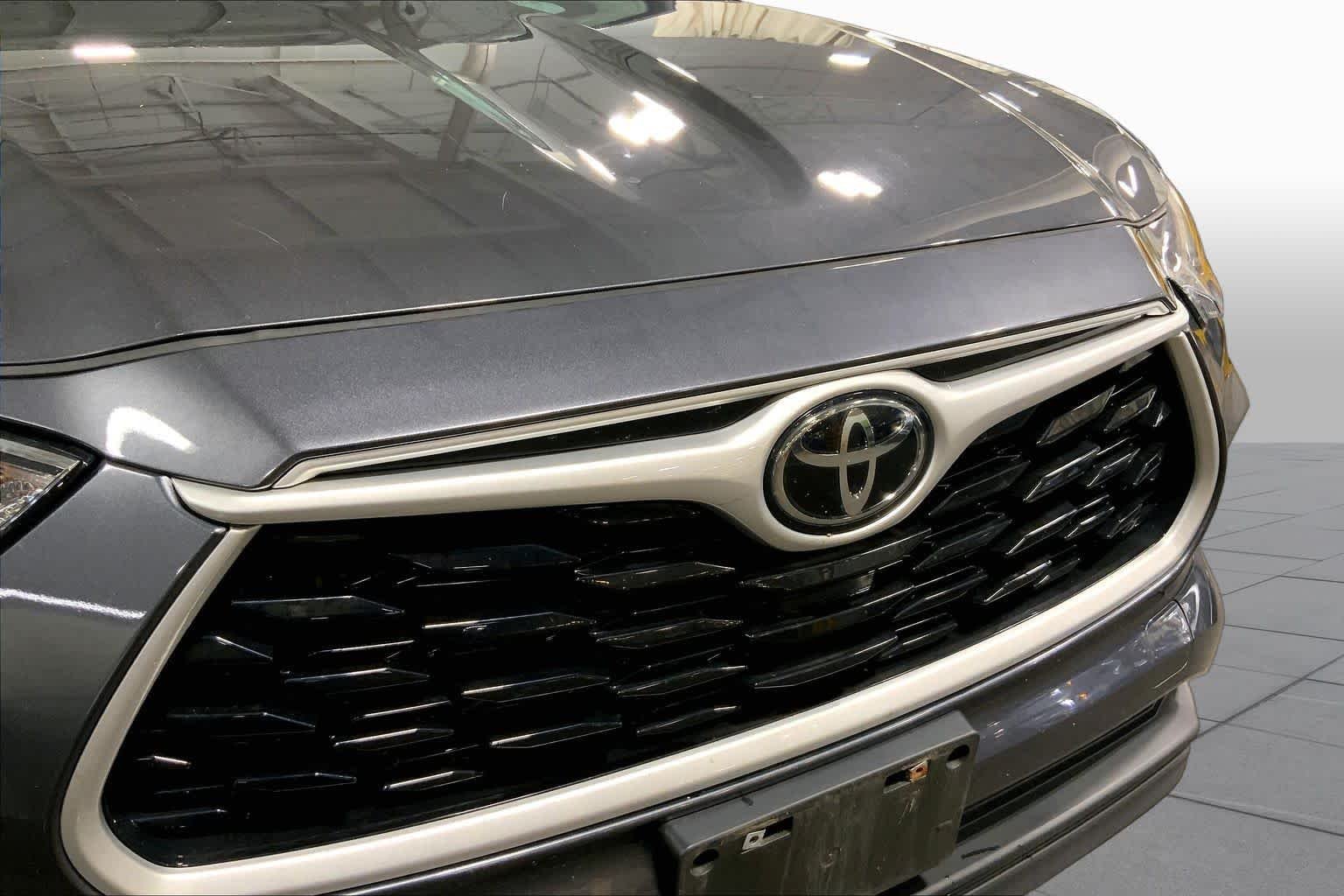 Used 2023 Magnetic Gray Metallic Toyota XLE image 30