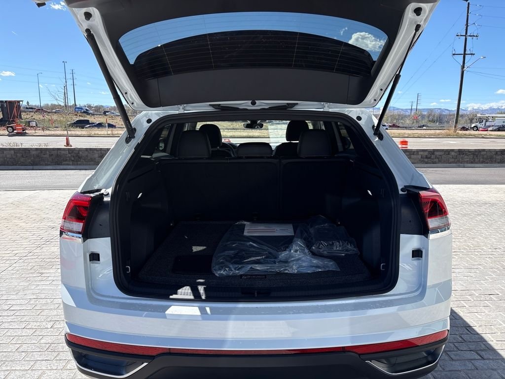 New 2026 Opal White Pearl Volkswagen 2.0T SE image 24