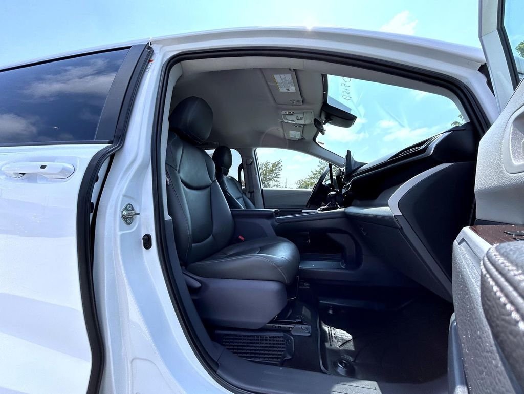 Used 2021 White Toyota LE image 16