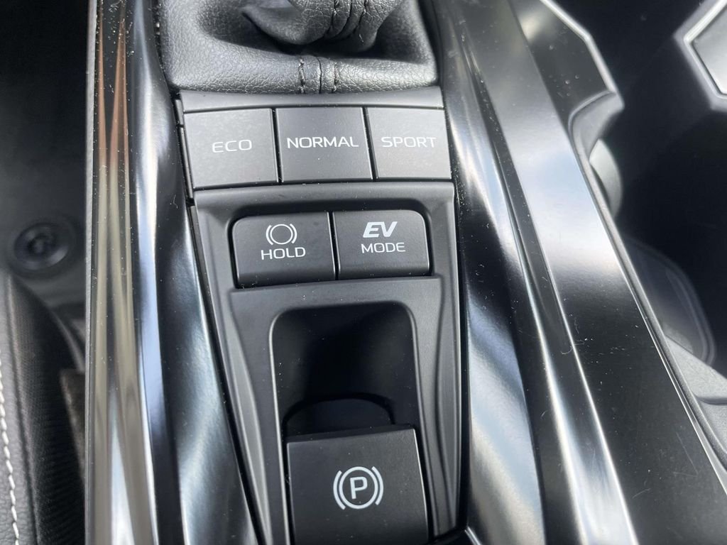 Used 2025  Toyota SE image 31