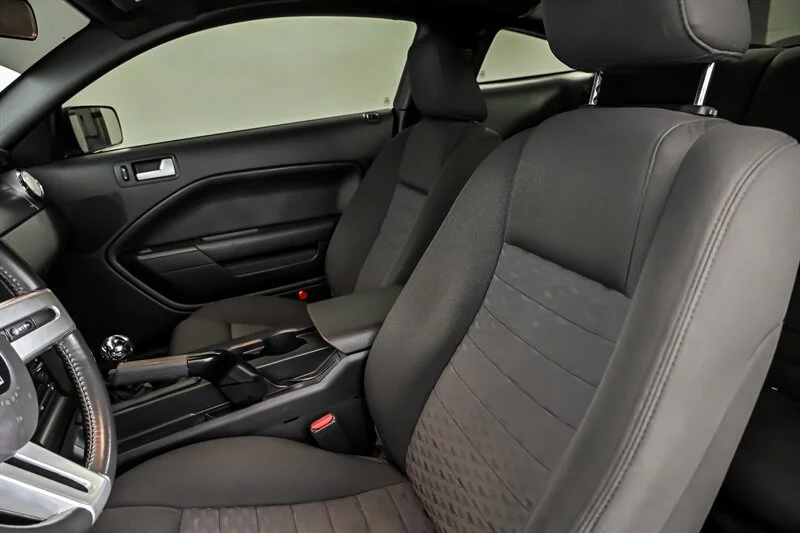 Used 2007 Black Clearcoat Ford GT Premium image 15
