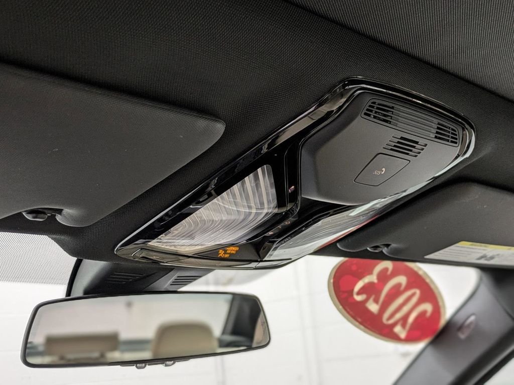 2023 BMW 3 Series 330i - Photo 34
