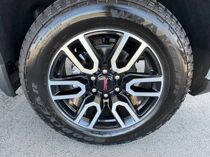 New 2026 Sterling Metallic GMC AT4 image 32