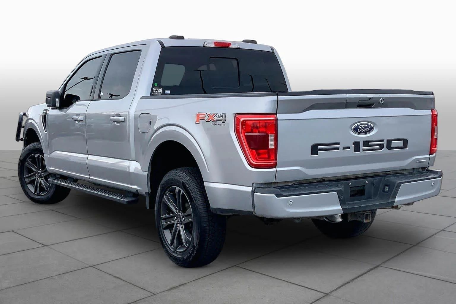 Used 2022 Iconic Silver Metallic Ford XLT image 11