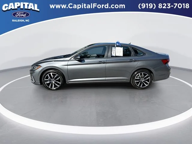 Used 2025 Silver Volkswagen 1.5T SE image 5