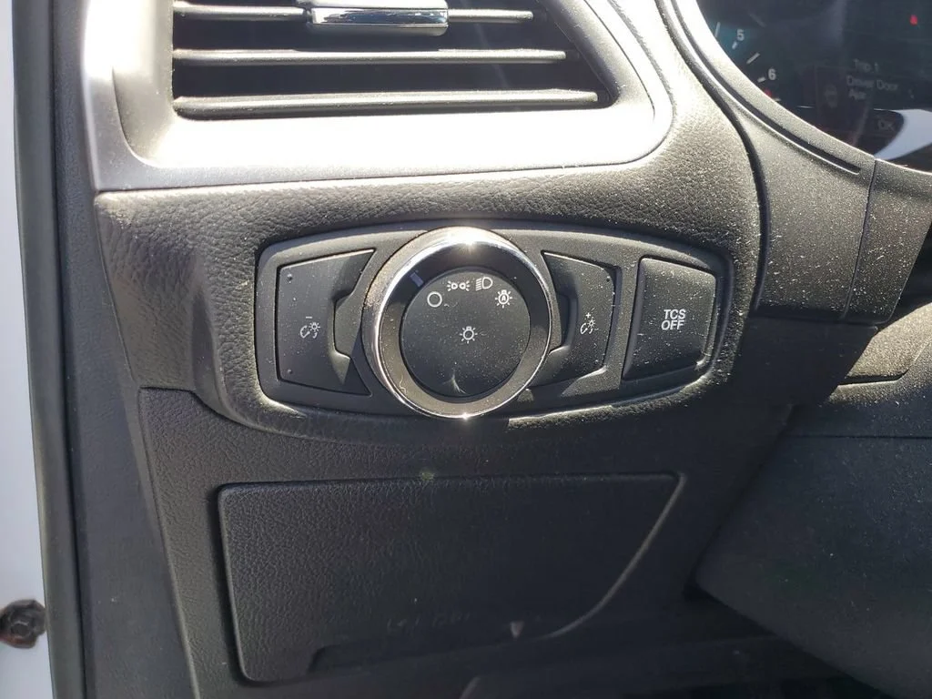 Used 2020 White Ford SE image 23