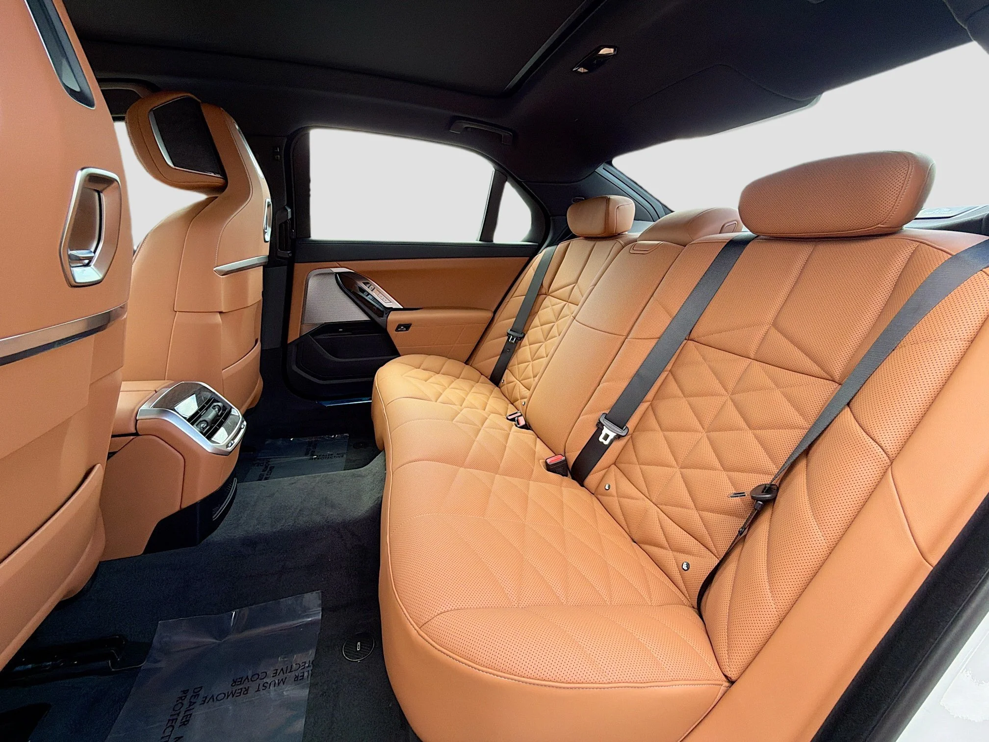 New 2026 Mineral White Metallic BMW 740i image 21