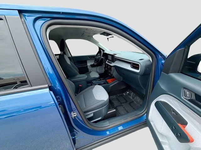 Used 2024 Atlas Blue Metallic Ford XLT image 30