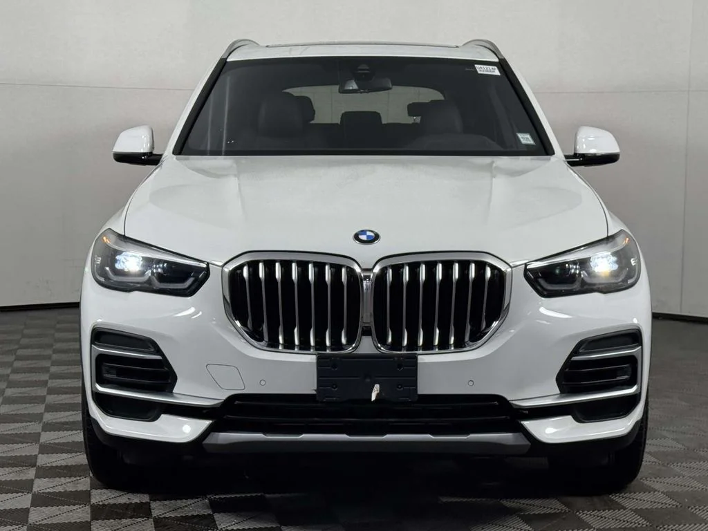 Certified Used 2023 White BMW xDrive40i image 6